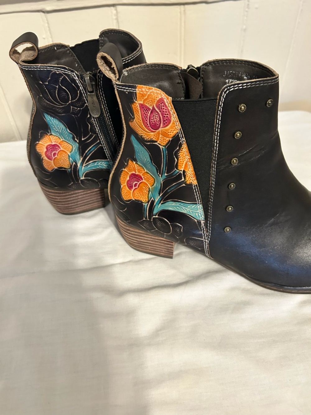L’Artiste By Spring Step Jason’s Floral Leather Hand-Painted Booties/Black/41 - Picture 3 of 5